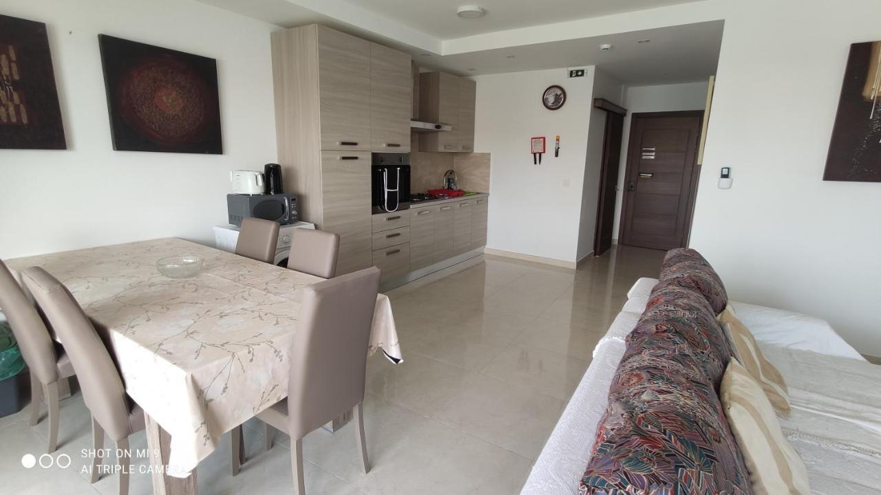 Aquamarine Sea Front Apartments - Third Floor Марсаскала Екстер'єр фото